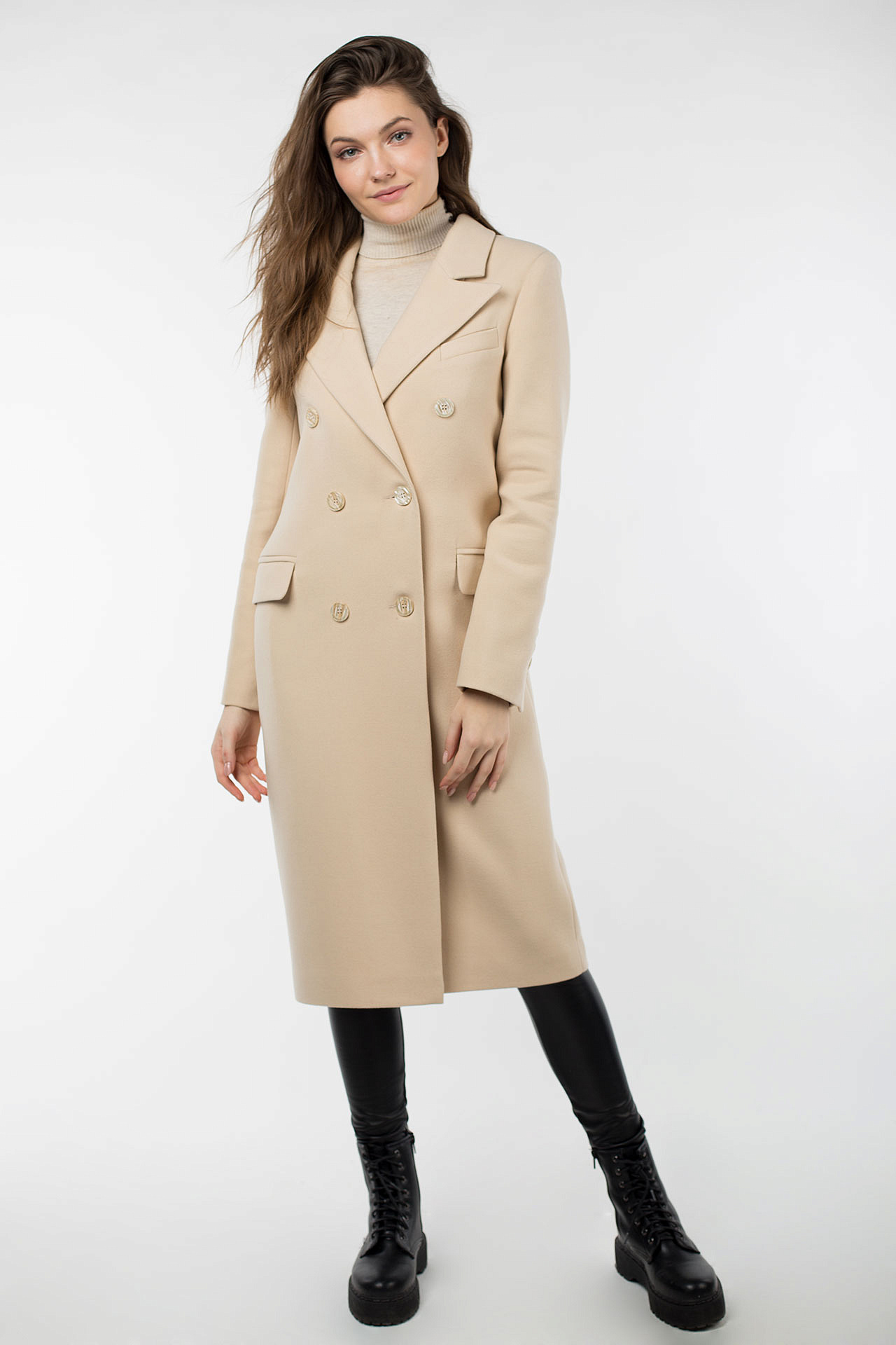 Классическое двубортное пальто женское